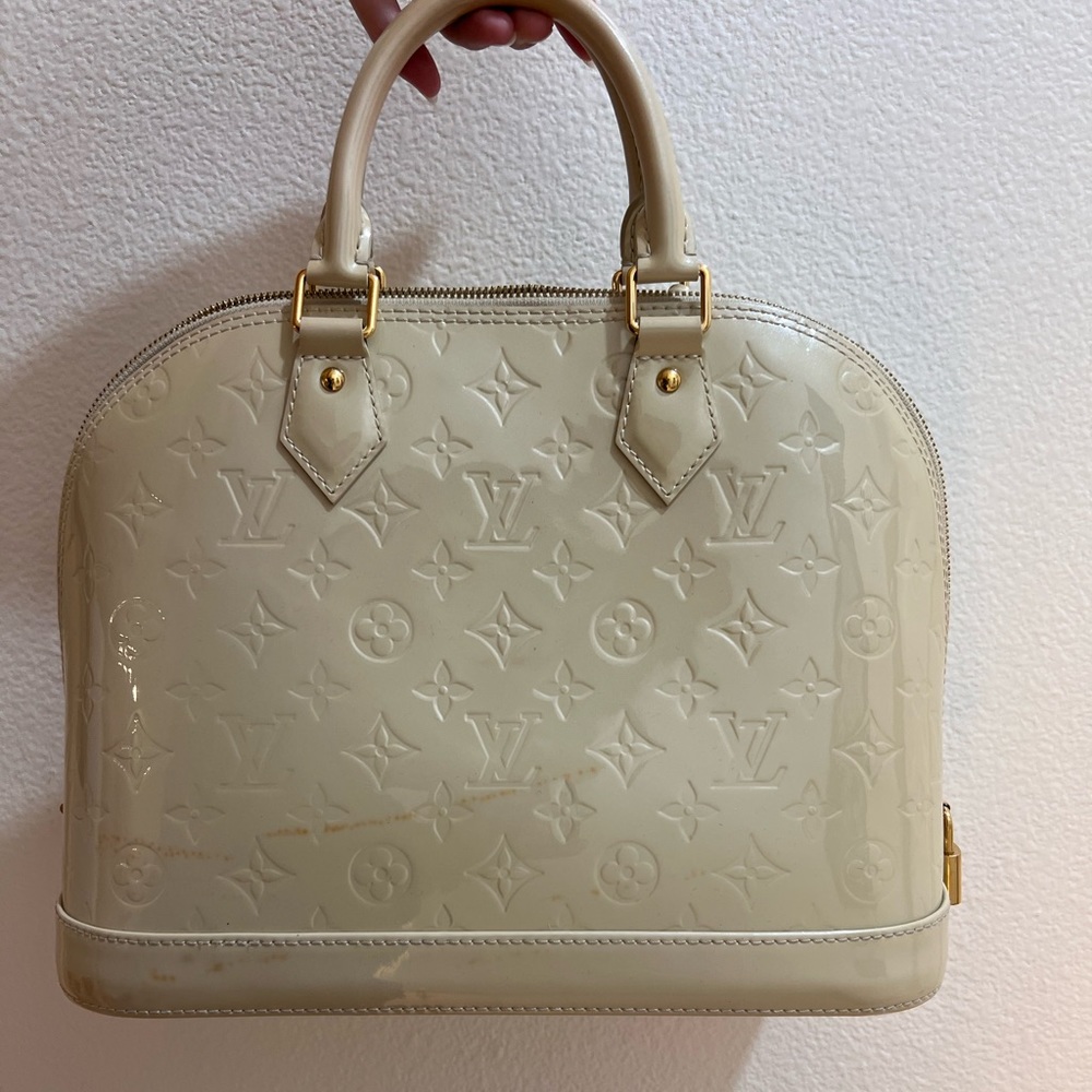Louis vuitton alma pm vernis beige